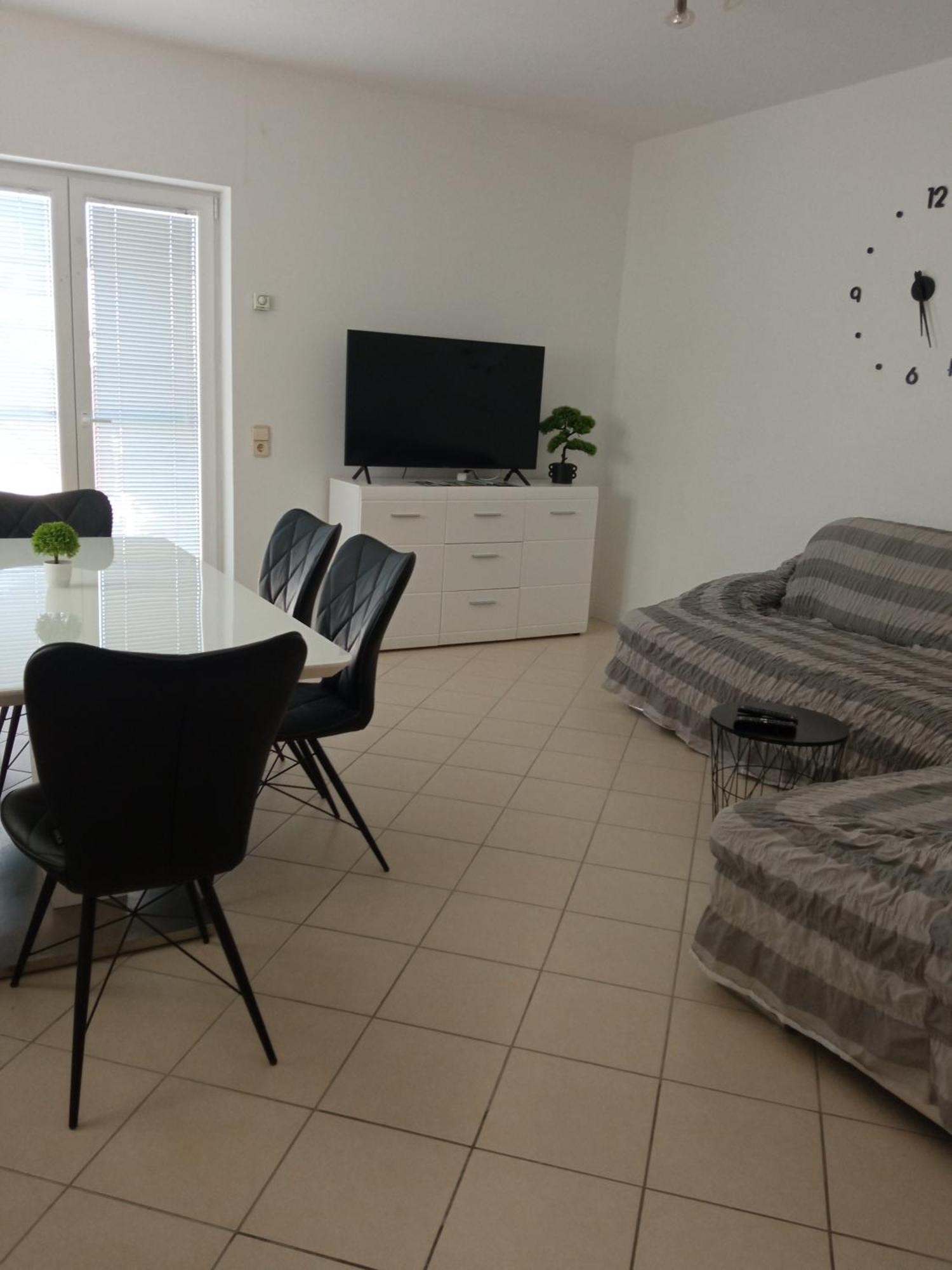 Apartman Carpe Diem Sutomiscica Exteriör bild